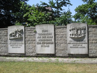 Westfriedhof Augsbourg : En mémoire des 235 victimes de camps de concentration †1945 qui reposent ici